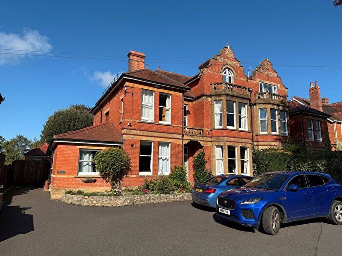 6 Bedroom Semi-Detached House For Sale In The Park, Yeovil, BA20