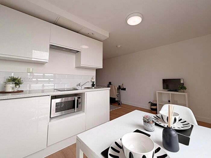 1 Bedroom Flat To Rent In Upper Parliament Street, Liverpool, Merseyside, L8