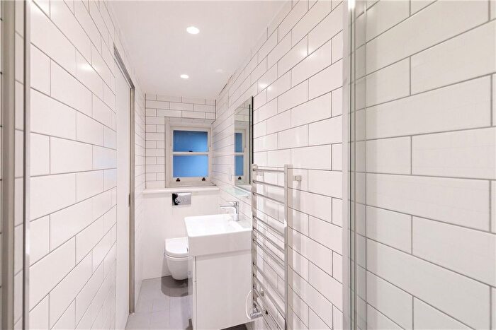 1 Bedroom Flat To Rent In Nottingham Street, London, W1U