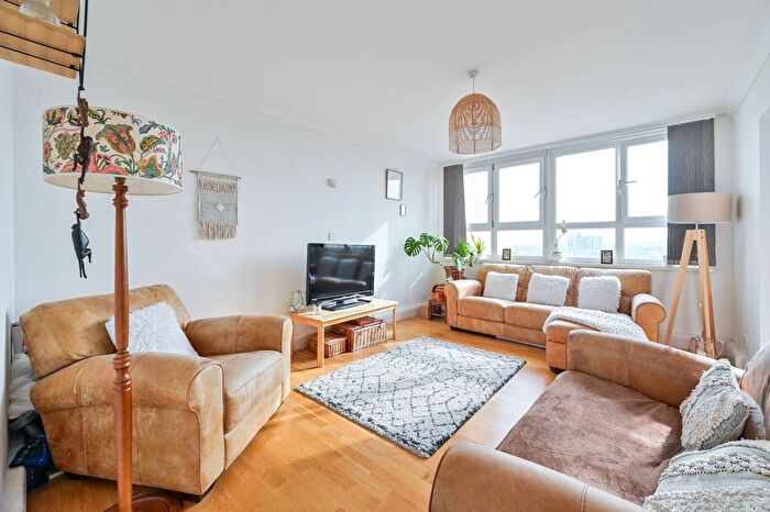 2 Bedroom Flat For Sale In Beckett House, Stockwell, London, SW9