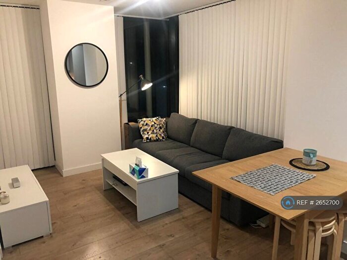 Studio To Rent In Stratosphere Tower, London, E15