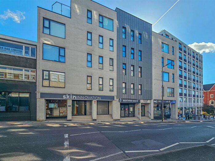 2 Bedroom Flat For Sale In Kings Road, Brentwood, CM14