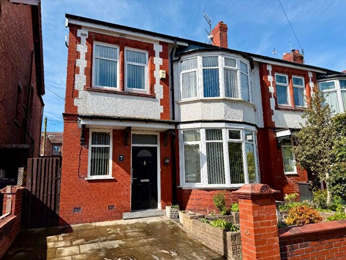 4 Bedroom End Of Terrace House For Sale In Lincoln Road, Blackpool, Lancashire, FY1