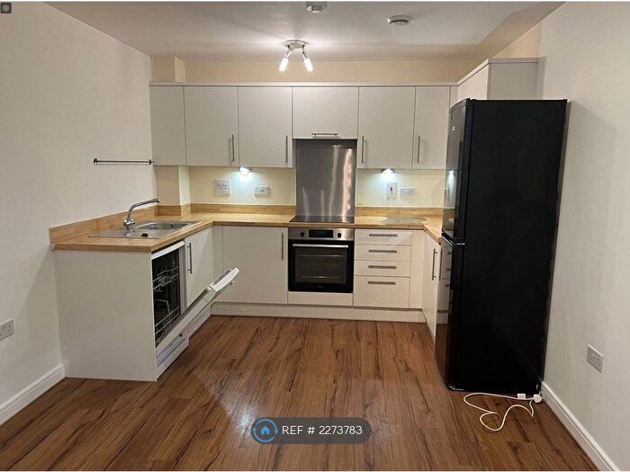 2 Bedroom Flat To Rent In Field House, Morden, SM4