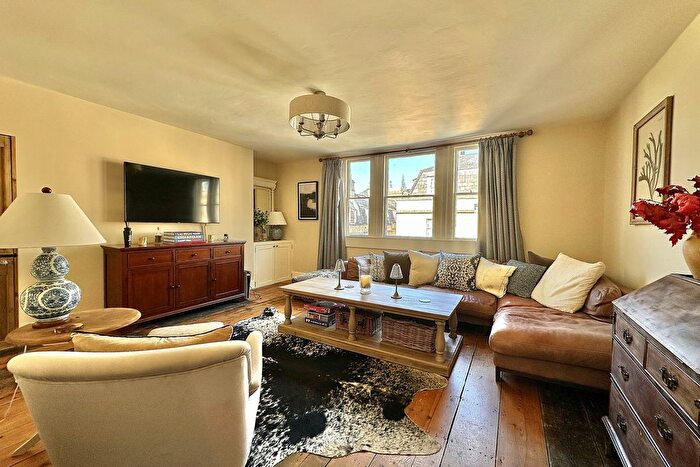 2 Bedroom Maisonette For Sale In New King Street, Bath, BA1
