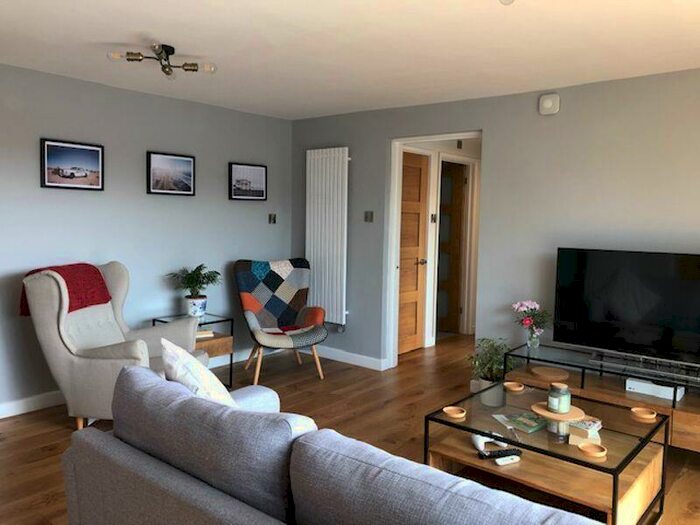 2 Bedroom Flat To Rent In Northlands Drive, Central Winchester, SO23