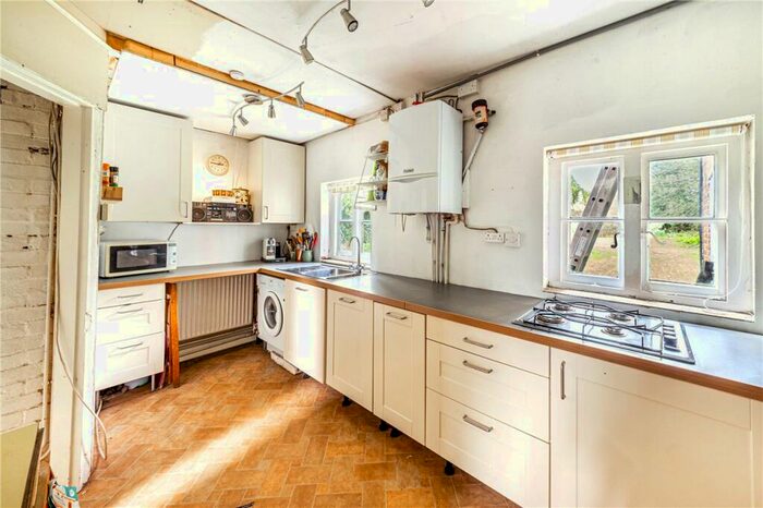 3 Bedroom Detached House For Sale In Woodcock Hill, Berkhamsted, Hertfordshire, HP4