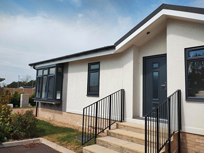 2 Bedroom Mobile/park Home For Sale In Woodside Meadows, Weirs Drove, Cambridgeshire, CB25
