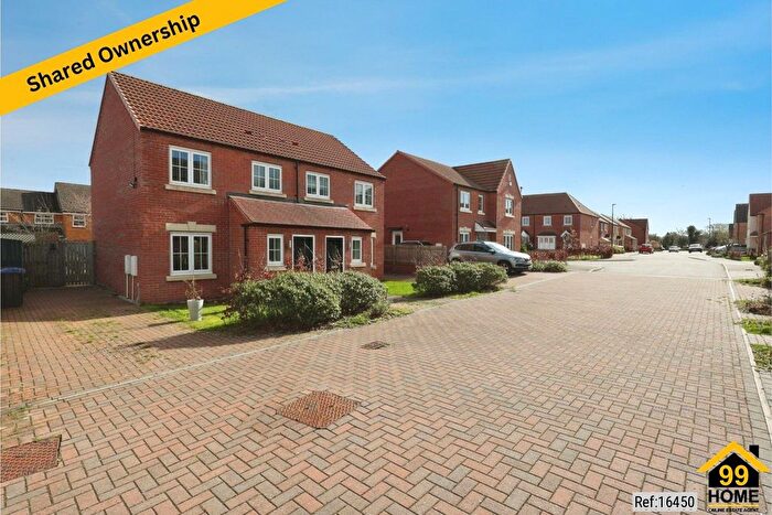 2 Bedroom Semi Detached House For Sale In Redfearn Mews, North Yorkshire, HG2