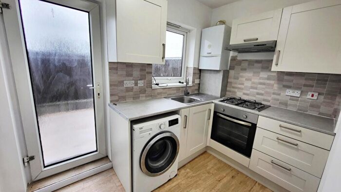 1 Bedroom Flat To Rent In Lincoln Road, Enfield, EN3