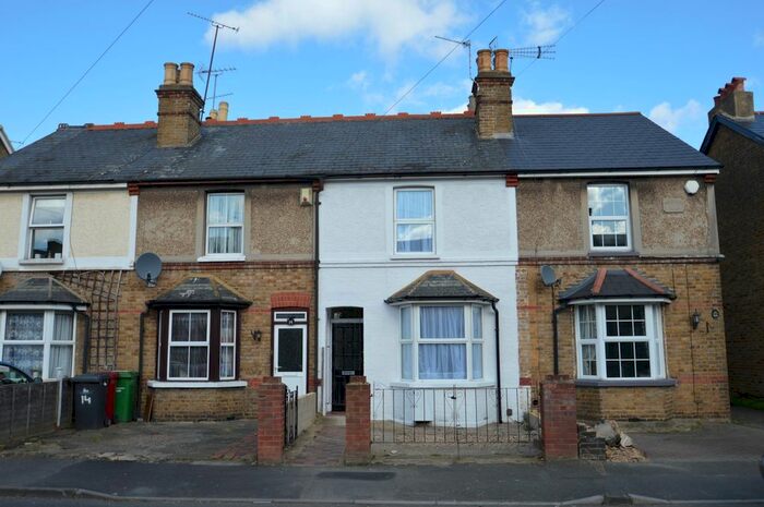 3 Bedroom Semi-Detached House To Rent In Montague Road, Slough, Berkshire SL1