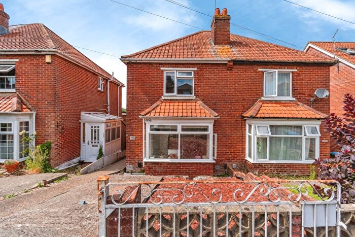 2 Bedroom Semi-Detached House For Sale In Ash Tree Road, Southampton, Hampshire, SO18