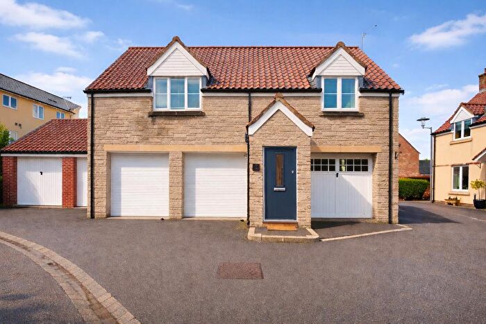 2 Bedroom Detached House For Sale In Shannon Walk, Portishead, BS20
