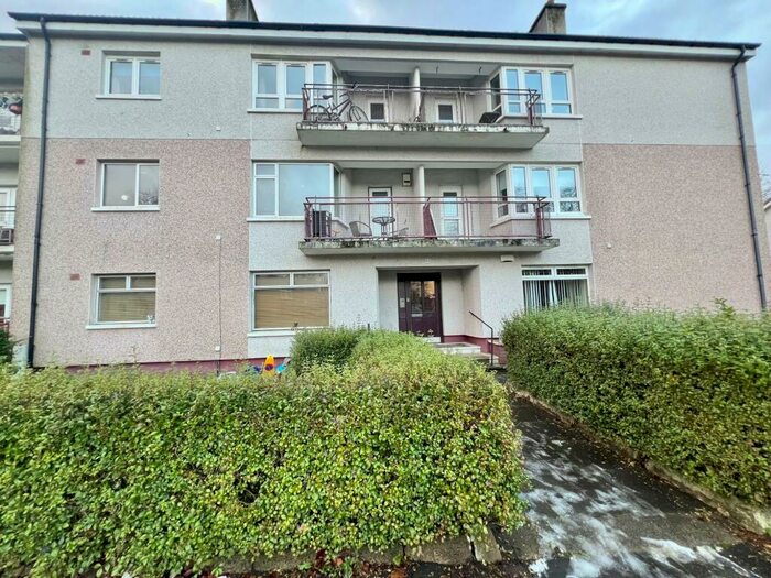 2 Bedroom Flat To Rent In Fieldhead Drive, Glasgow, G43