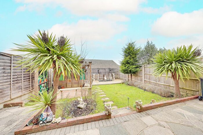 4 Bedroom Semi-detached House For Sale In Nicolson Road, Orpington, BR5