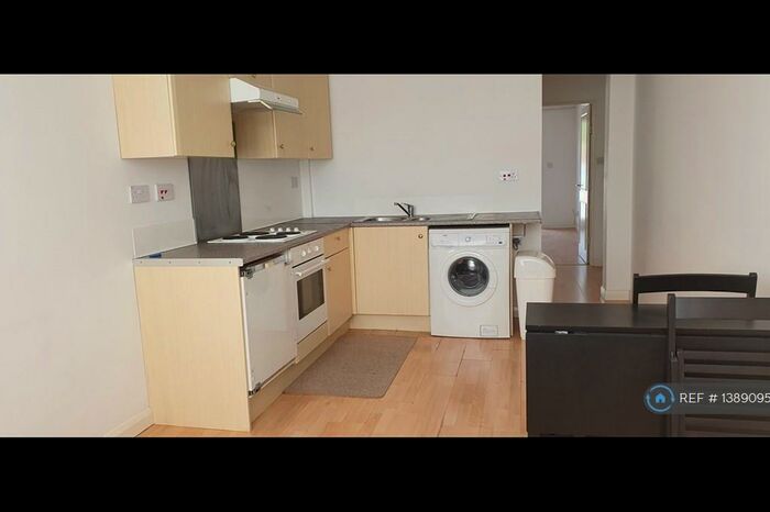 1 Bedroom Flat To Rent In Southmead Road, Bristol, BS10