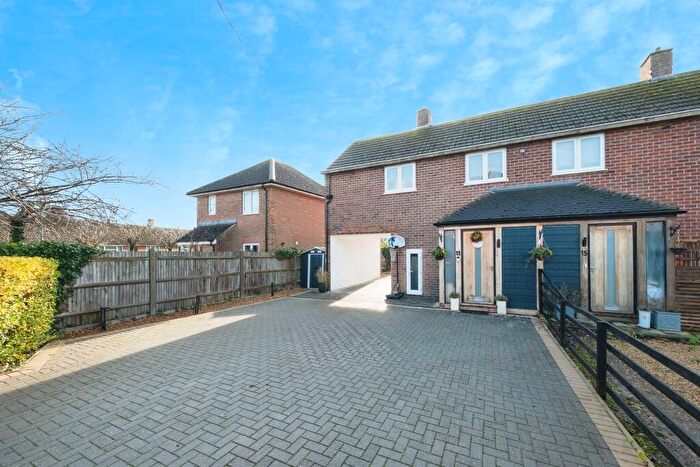 3 Bedroom End Of Terrace House For Sale In Missenden Road, Winslow, Buckingham, MK18