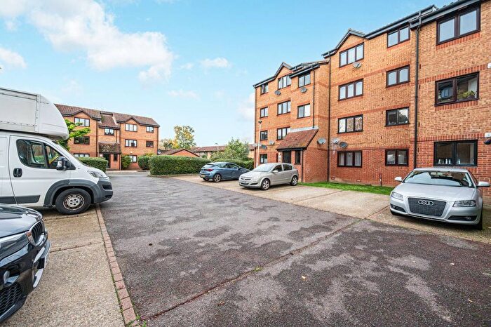 Studio To Rent In Glenville Grove, Deptford, London, SE8