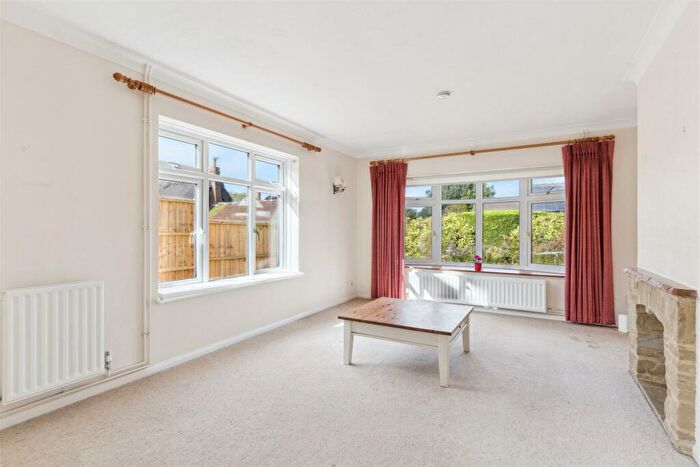 2 Bedroom Detached Bungalow For Sale In Ivy Lane, Stewkley, Buckinghamshire, LU7