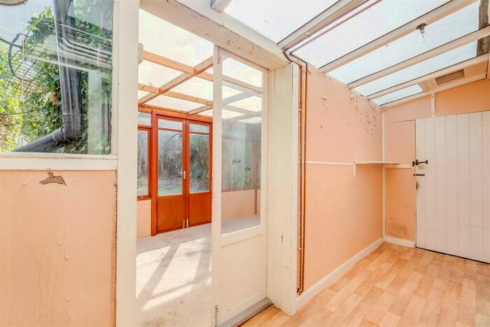 2 Bedroom Detached House For Sale In Icknield Way, Letchworth Garden City, SG6