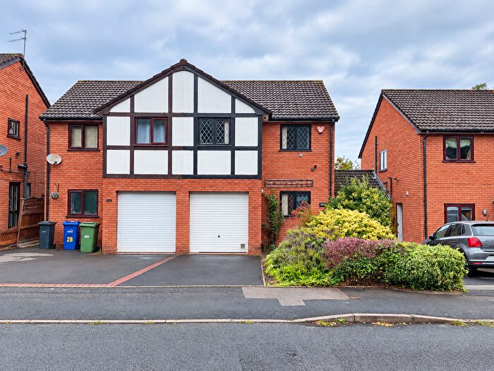 3 Bedroom Semi-Detached House For Sale In Sandyacre Way, Stourbridge, West Midlands, DY8