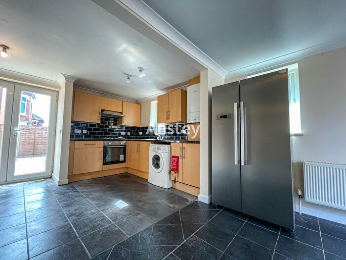 4 Bedroom Flat To Rent In Gordon Avenue, Southampton, SO14