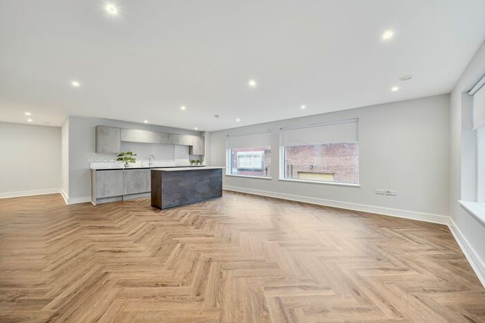 2 Bedroom Flat To Rent In Sherman Road, Bromley, BR1