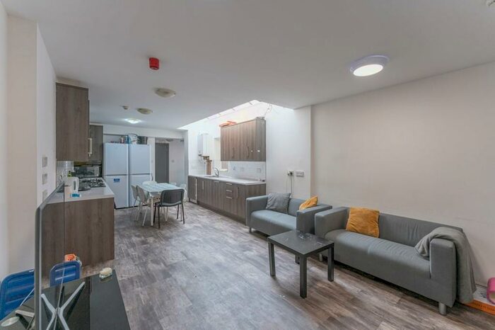 7 Bedroom Terraced House To Rent In Tiverton Road - Bath Student Property, B29