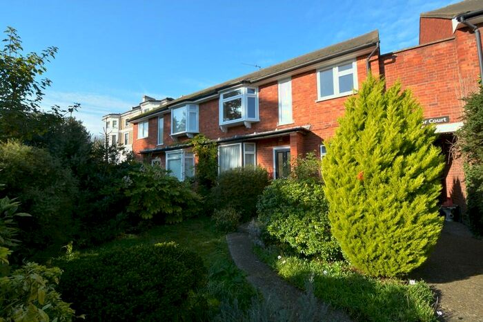 2 Bedroom Apartment To Rent In Grosvenor Road, Wanstead, E11