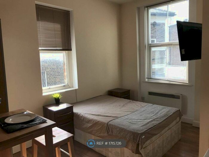 Studio To Rent In London, London, N7