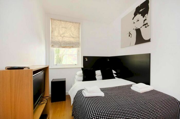 Studio To Rent In Cartwright Gardens, Bloomsbury, London, WC1H