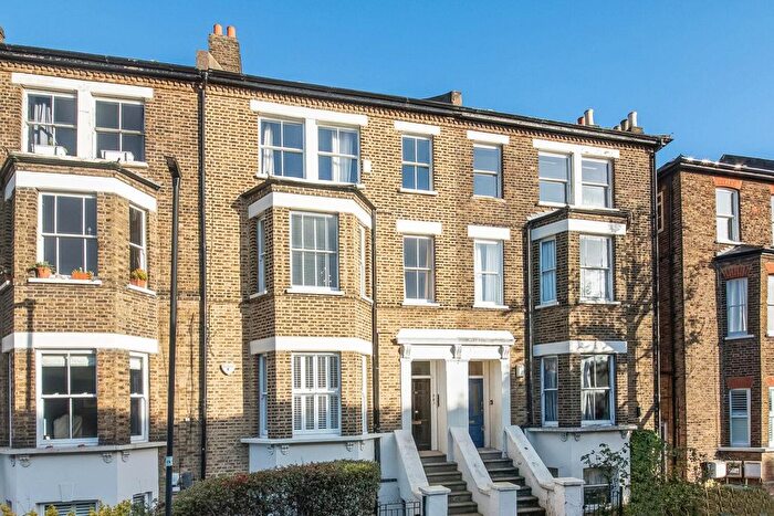 2 Bedroom Flat To Rent In Thurlow Hill, West Dulwich, London, SE21