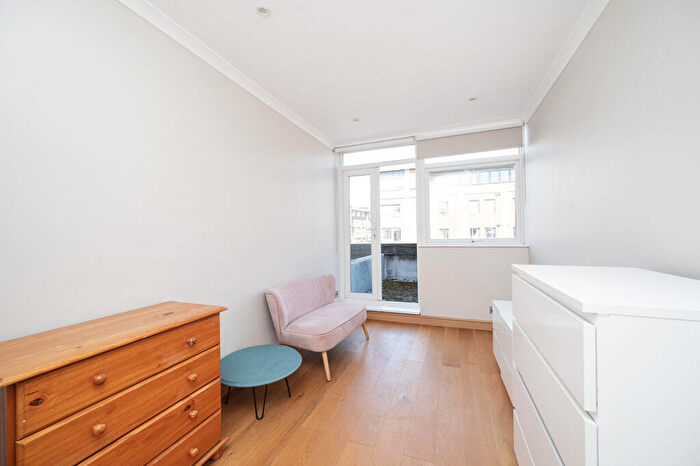 4 Bedroom Flat To Rent In Bethnal Green Road, , Bethnal Green, London, E2