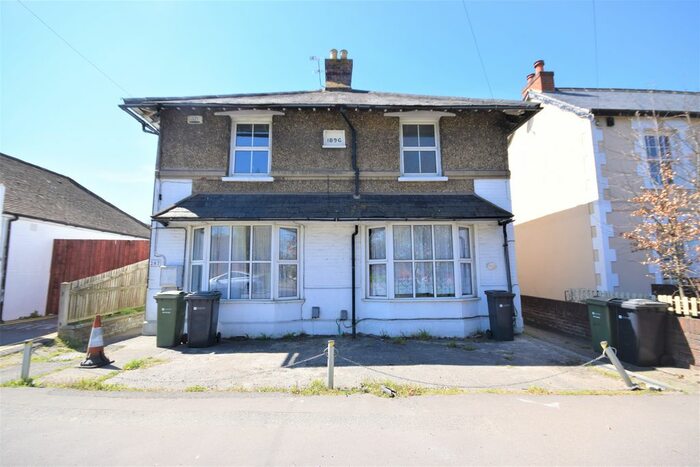 1 Bedroom Flat To Rent In Worplesdon Road, Guildford, GU2