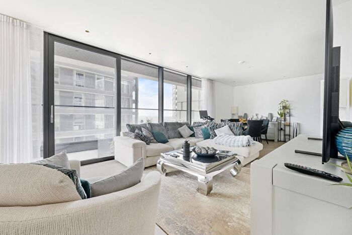 2 Bedroom Flat For Sale In Hobart Building, Canary Wharf, London, E14