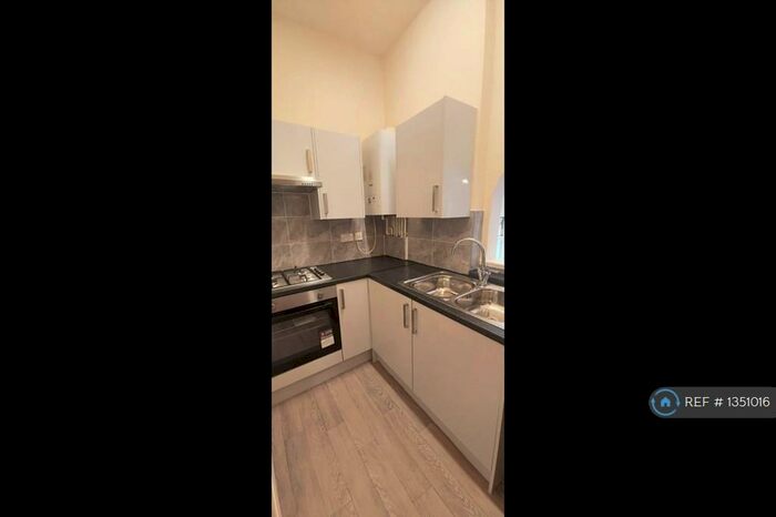 1 Bedroom Flat To Rent In Wellington Street West, Salford, M7