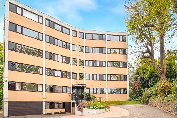 2 Bedroom Flat For Sale In Southwood Heights, Southwood Lawn Road, Highgate, N6