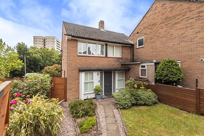 3 Bedroom Detached House To Rent In Littlecote Close, Southfields, SW19