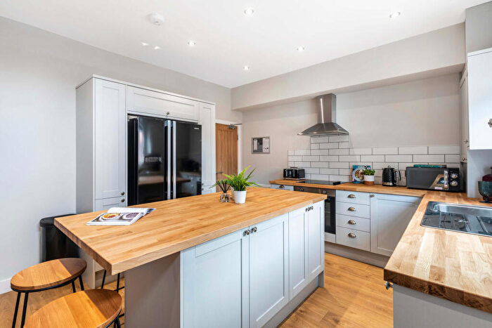 6 Bedroom House To Rent In Norwood Grove, Leeds, LS6