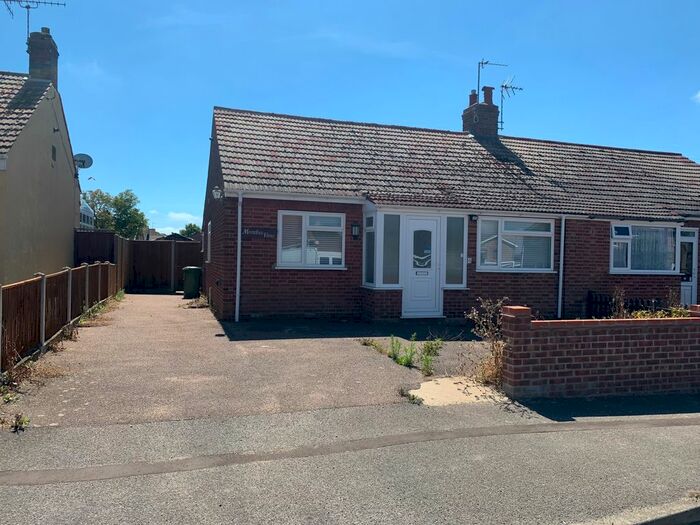3 Bedroom Semi-Detached Bungalow To Rent In Woods Loke East, Lowestoft, NR32