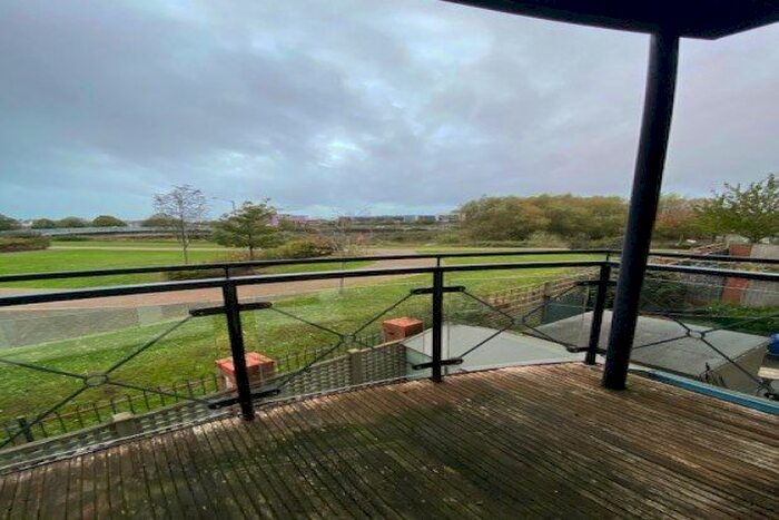 2 Bedroom Flat To Rent In Geoffrey Farrant Walk, Taunton, TA1