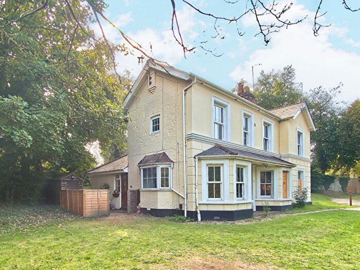 1 Bedroom Maisonette To Rent In Rosary Lodge, Ship Alley, Farnborough, GU14