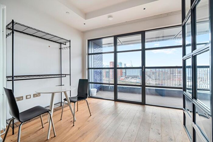 Flat For Sale In Lookout Lane London, E14