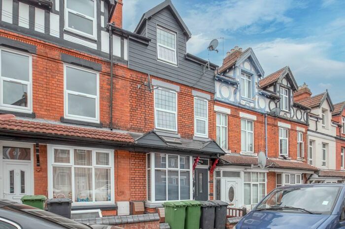 2 Bedroom Flat To Rent In Lodge Road, Smallwood, Redditch, B98