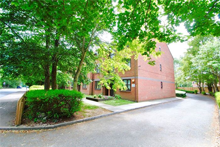 1 Bedroom Flat To Rent In Horseshoe Lane, Watford, WD25