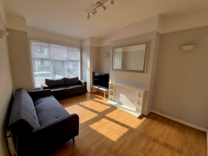 5 Bedroom Terraced House To Rent In Ash Road, Leeds, West Yorkshire, LS6