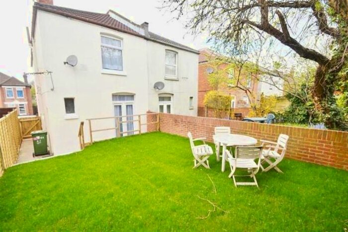 4 Bedroom Property To Rent In Newcombe Road, Southampton, SO15