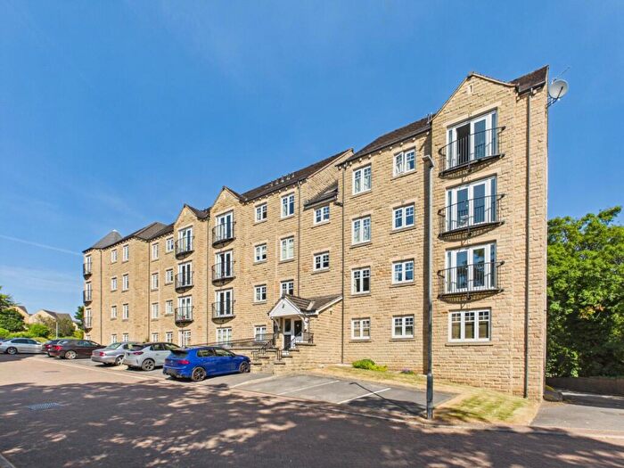 2 Bedroom Apartment For Sale In Flugel Way, Huddersfield, HD3