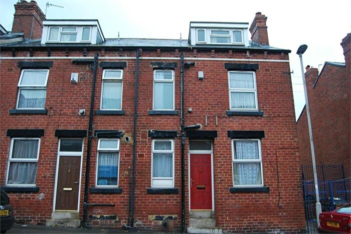2 Bedroom Terraced House To Rent In Kelsall Grove, Hyde Park, Leeds, LS6