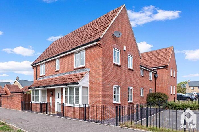 3 Bedroom Semi-Detached House For Sale In Tawny Close, Bishops Cleeve, Cheltenham, GL52
